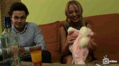 Жесткое порно напоили и использовали девушку